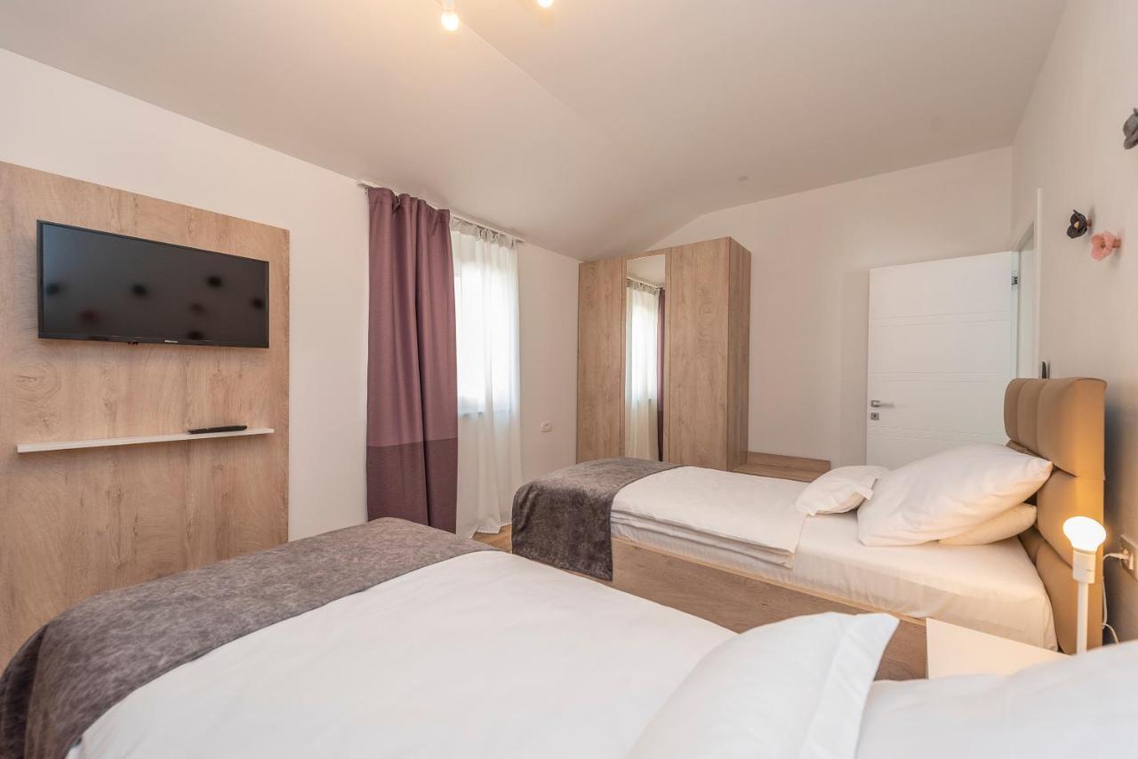 Luxury Apartments - La Vir 5& 6 Экстерьер фото